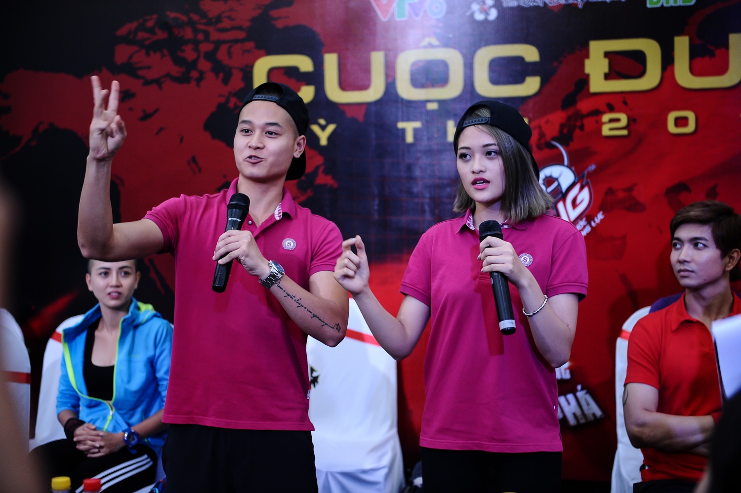 Thùy Anh chia sẻ cô nhất định chọn màu Hồng cho đội của mình nhằm “kế vị” hai cặp từng nằm trong top những cặp đôi đáng yêu và được yêu thích nhất hai mùa trước - Hari Won – Tiến Đạt ở mùa 2 và cặp quán quân Hương Giang Idol – Criss Lai của mùa 3