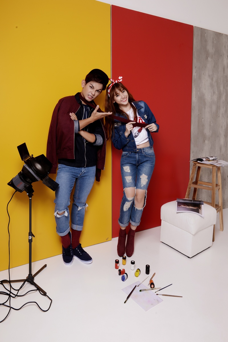 Sau lần kết hợp ngẫu hứng với ca khúc Mùa xuân trở về được khán giả yêu thích, Sơn Ngọc Minh và Hari Won tiếp tục bắt tay hợp tác trong dự án âm nhạc mới mang tên Lời tỏ tình.