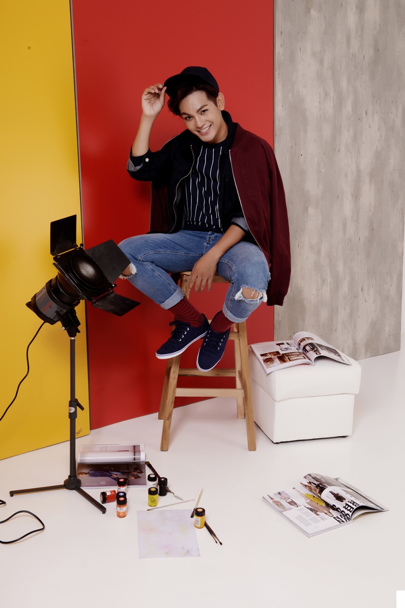 Nói về cựu thành viên V.Music, Hari Won không ngần ngại chia sẻ Sơn Ngọc Minh là một trong những người bạn cực kì ăn ý trong showbiz.  Bên cạnh đó, sau sản phẩm đầu tay nhận được lượt nghe khả quan, nên bạn gái rapper Đinh Tiến Đạt rất yên tâm trong lần hợp tác thứ 2.