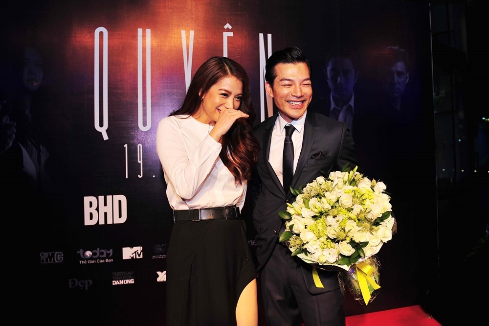 Truong Ngoc Anh ngai ngung khi Tran Bao Son om eo hinh anh