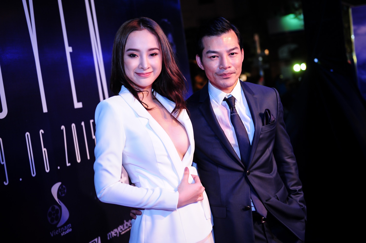 Angela Phuong Trinh rang ro tren tham do ra mat phim hinh anh