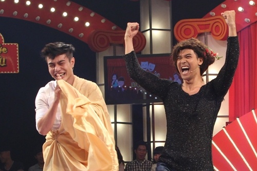 Tran Thanh vai lay quan quan Cuoi xuyen Viet hinh anh