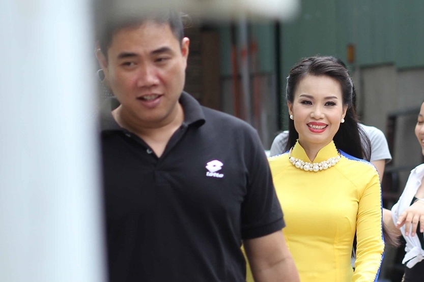 Cam Ly duoc ong xa ho tong di dien hinh anh