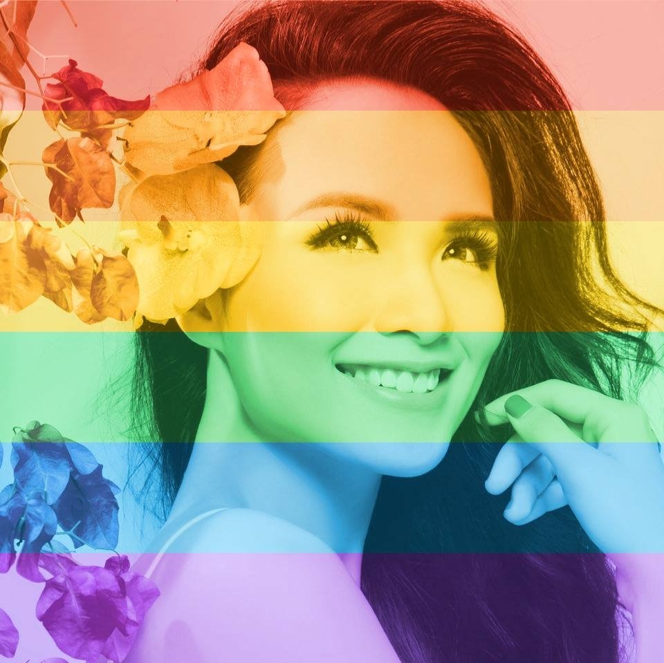 Kết hôn và được xã hội và gd chúc mừng là điều mà tất cả những người yêu nhau mong muốn !  Nhưng hy vọng bằng mọi sự nỗ lực chúng ta cùng nhau tôn trọng sự gắn kết pháp luật ấy . Dẫu sẽ rất nhiều thử thách và nước mắt !  Chúc mừng các bạn , LGBT 