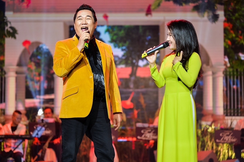 Tại chương trình lần này, Vân Khánh có dịp song ca cùng với Chung Tử Lưu và Đình Văn. 