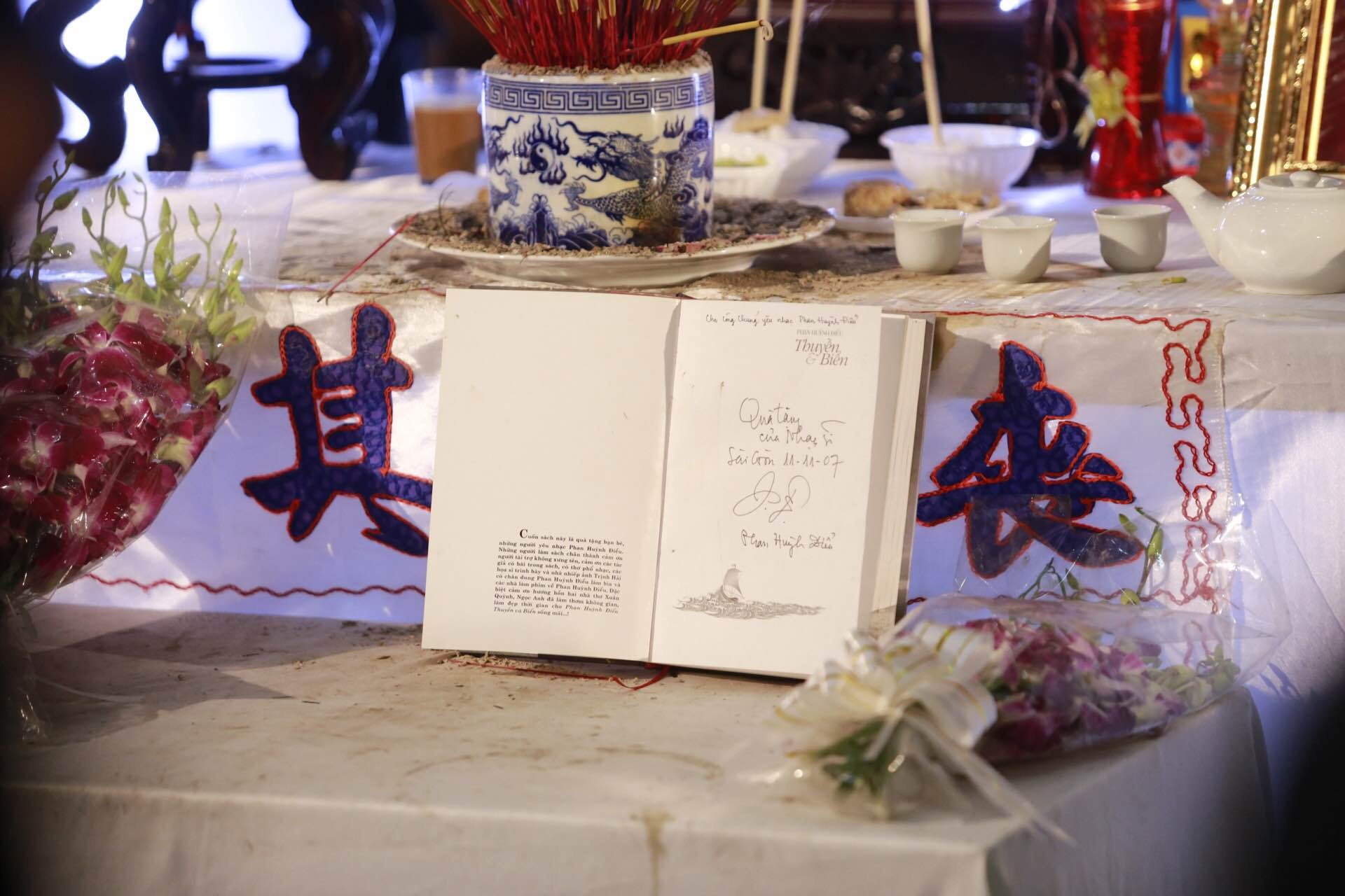 nhưng sự mất mát của hai cây đại thu nền âm nhạc Việt Nam vẫn quá đỗi lớn lao và khó có thể bồi đắp trở lại như xưa.