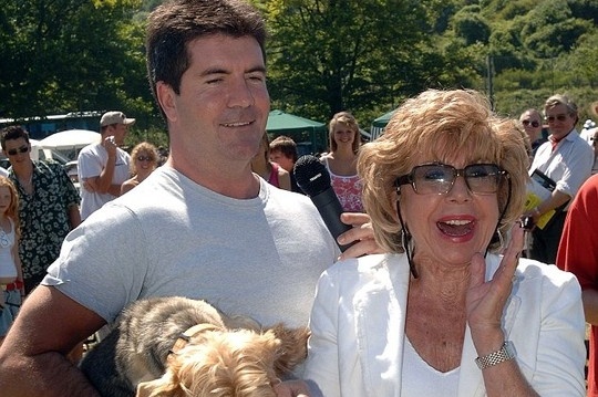 Me qua doi dot ngot, Simon Cowell hoan X Factor hinh anh