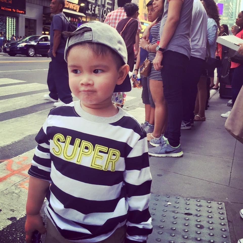 Hình ảnh con trai Quỳnh Chi đan sinh sống cùng bố tại Mỹ.