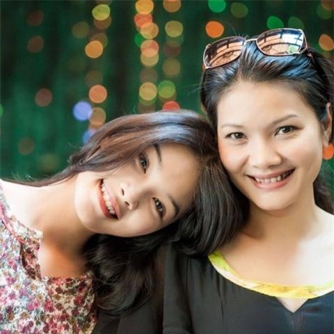 Kiều Trinh và con gái đầu lòng.