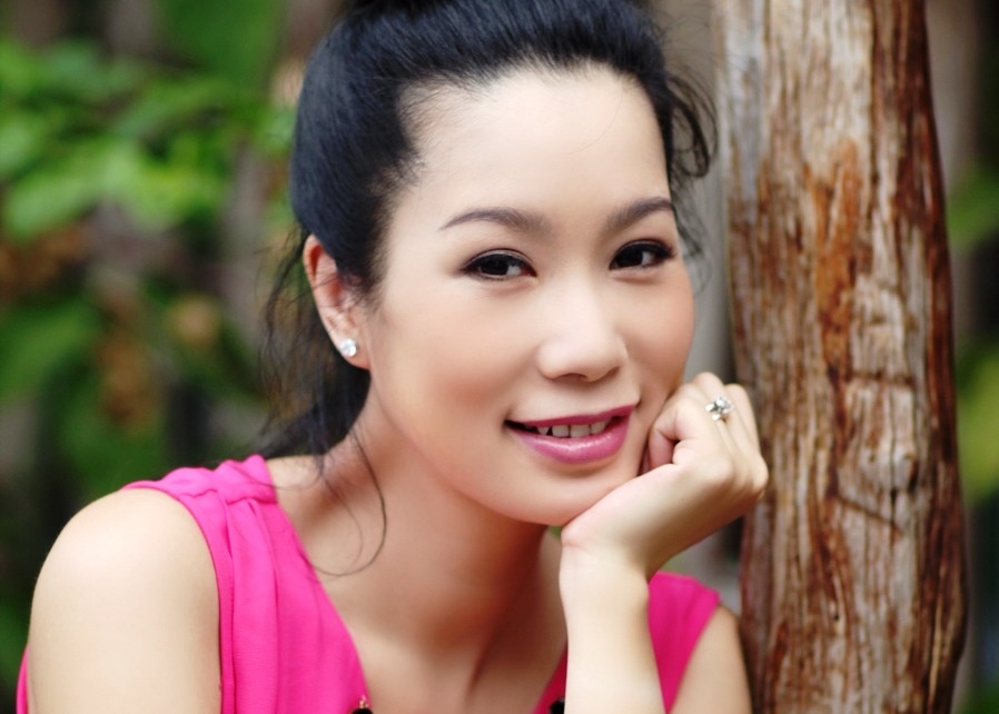 Trinh Kim Chi lay lai voc dang sau 20 ngay sinh con hinh anh