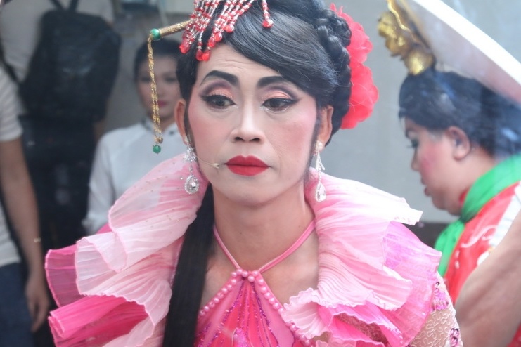 Hoai Linh dong di ghe doc ac trong live show NSND Ngoc Giau hinh anh