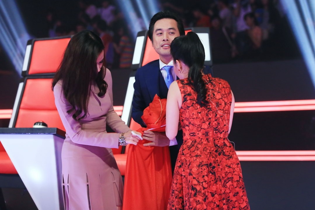 Cam Ly, Duong Khac Linh tung qua du thi sinh nhi hinh anh