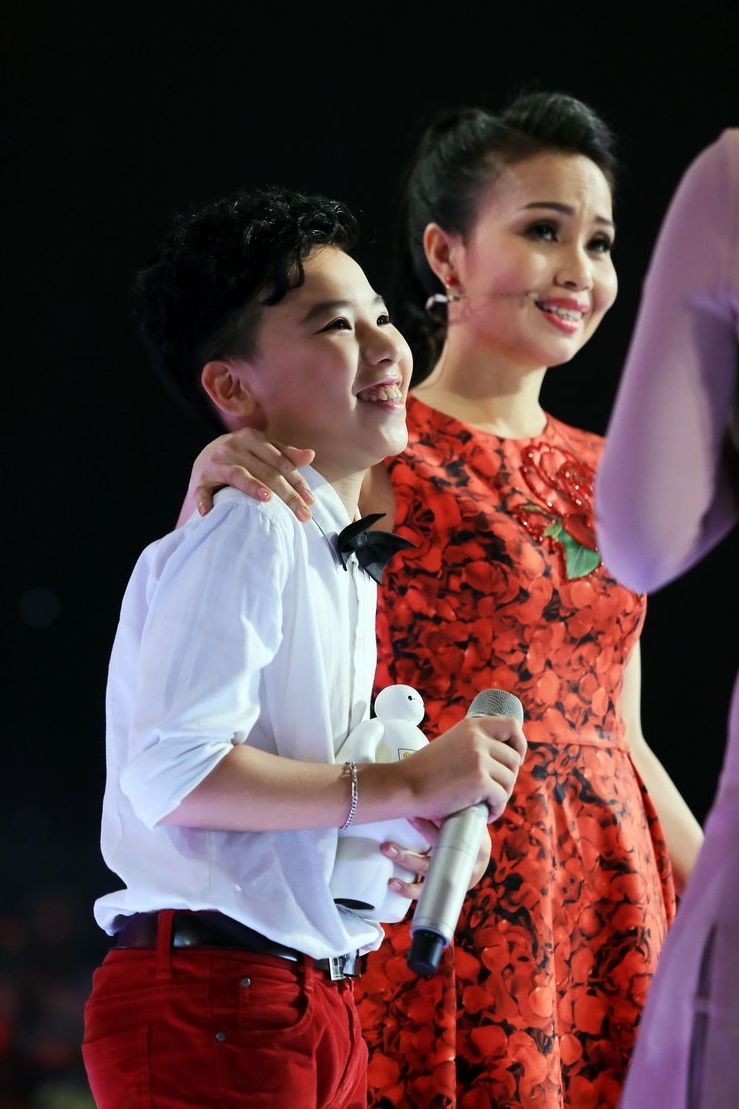 Đây là một trong những thí sinh nhí sở hữu giọng hát thiên phú và khiến các Huấn luyện viên dùng đủ mọi ‘chiêu’ để thuyết phục về đội. Đặc biệt, nhạc sĩ Hồ Hoài Anh đã ra sức ‘van nài’ cậu bé này về đội.  