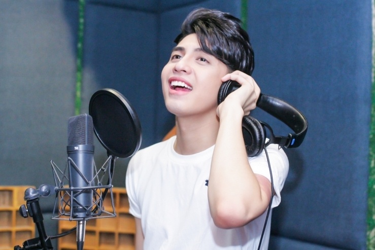 Noo Phuoc Thinh, Toc Tien hat chung tu nua vong trai dat hinh anh