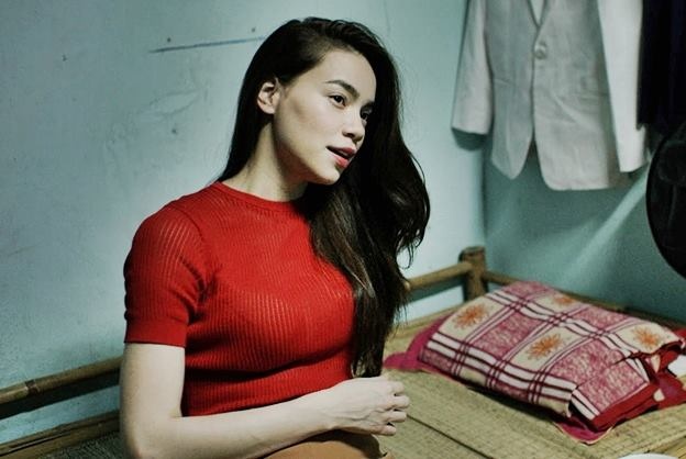 Tan Beo hoang so khi nghe Ho Ngoc Ha hat trong phim hinh anh