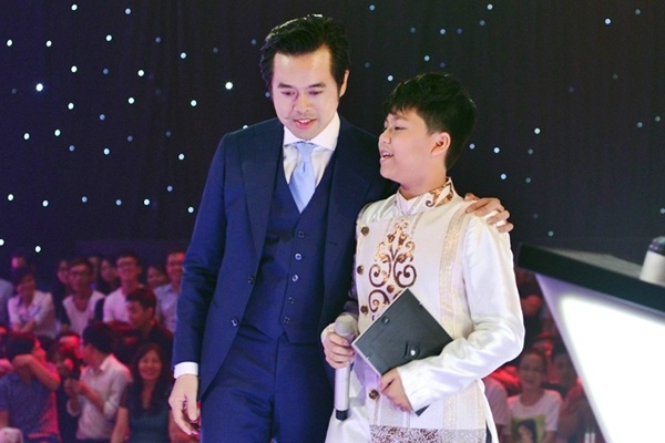 Duong Khac Linh tiep tuc 'tung chieu