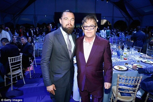 Leonardo DiCaprio và Elton John tại sự kiện từ thiện gây quỹ vì môi trường. Ảnh: Getty