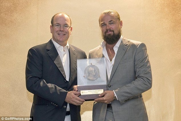 Leonardo DiCaprio nhan giai thuong vi moi truong hinh anh