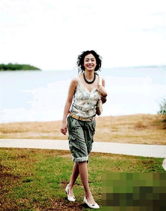 Một loạt hình ảnh thời quá khứ của Kim Tae Hee vừa được