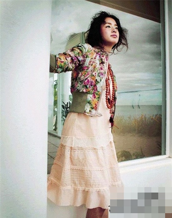 Kim Tae Hee là một trong số ít những ngôi sao nữ Hàn sở hữu nhan sắc đáng yêu từ trong trứng nước.