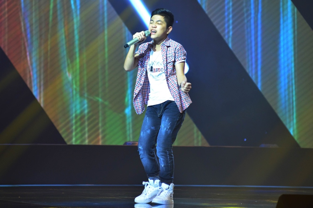 Cậu bé dân tộc Tày 11 tuổi đến từ Hòa Bình – Đức Duy chọn thể hiện ca khúc nổi tiếng của Bruno Mars mang tên The lazy song. Thí sinh nhí có giọng hát khàn đặc biệt cùng lối hát đầy ngẫu hứng. Nhạc sĩ Dương Khắc Linh và đôi huấn luyện viên xoay ghế bấm chọn.