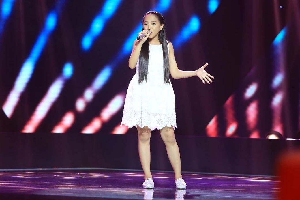 Trần Khánh Linh đại diện của thành phố Huế thể hiện ca khúc khó Run to you. Hot girl 14 tuổi khoe khả năng làm chủ giọng hát lẫn cột hơi chắc chắn. Trong phần cao trào, Khánh Linh còn tự tin với những phần hát giả thanh. Không quá bất ngờ