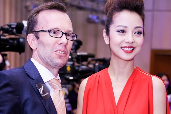 Kieu nu showbiz Viet gay an tuong voi quan chuc ngoai giao hinh anh