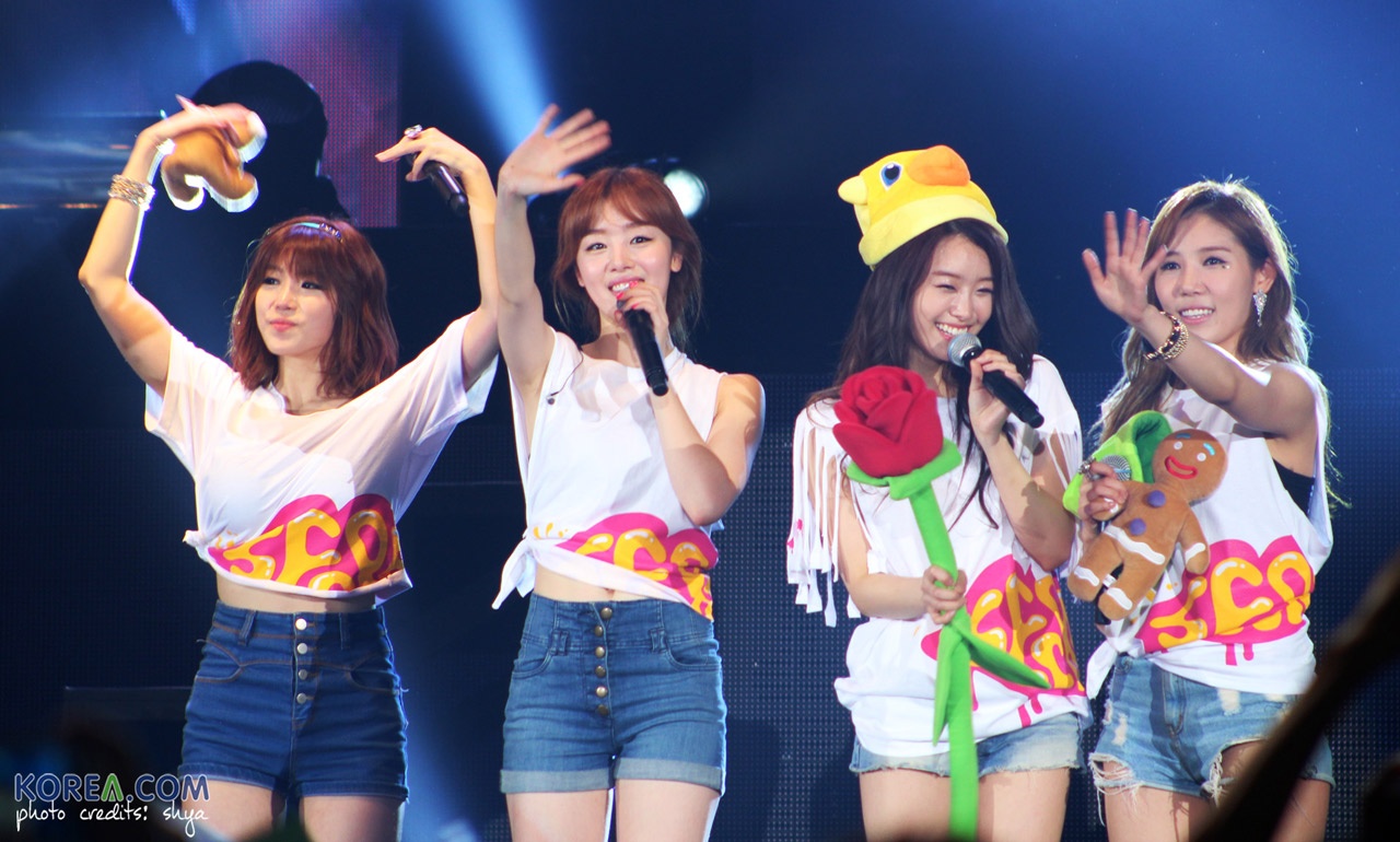 Tuy nhiên, các cô gái cũng không có duyên với vị trí số 1 trên các BXH: Madonna và Magic chỉ lần lượt đứng 5 và 4 trên BXH Gaon, trong khi đó, Shy boy và Starlight Moonlight liên tục dậm chân tại vị trí số 2 trong nhiều tuần liên tiếp.