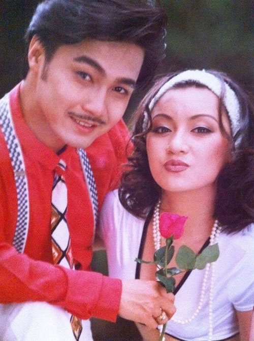 Kiểu ăn mặc gợi cảm quá mức khiến Y Phụng bị báo chí phê bình không tiếc lời.