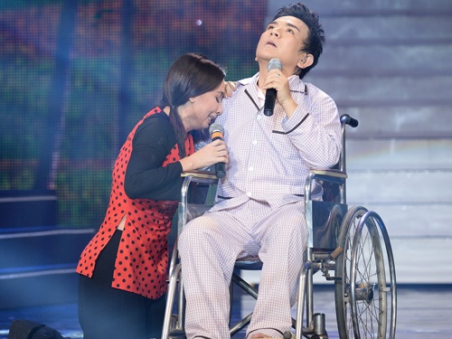 Phi Nhung khoc nuc no khi song ca cung em trai Nhu Quynh hinh anh