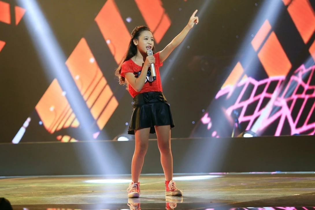 Nguyễn Như Ý từng tham gia mùa giải thứ 2 nhưng dừng lại ở vòng Đối đầu. Năm nay, thí sinh 12 tuổi đến từ Kiên Giang trở lại với ca khúc Trở về. Trò cũ cặp đôi Giang Hồ thể hiện sự tiến bộ khi khiến cả 3 chiếc ghế xoay lại. 