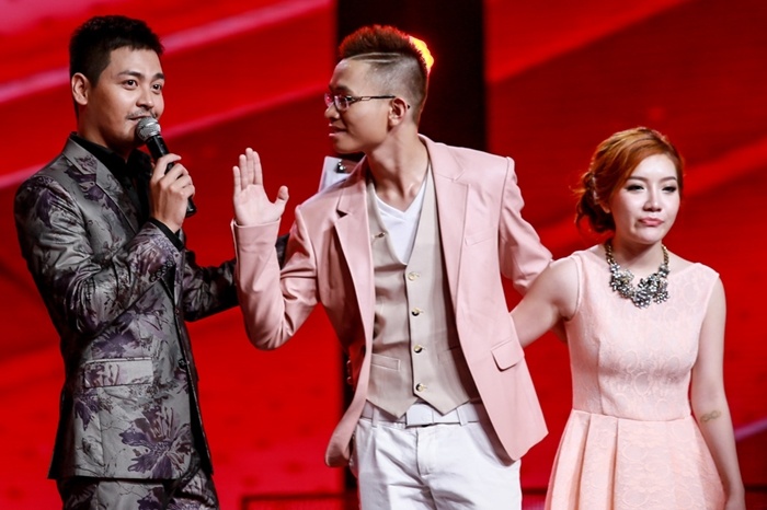 Tuan Hung noi gian vi thi sinh thieu ton trong hinh anh