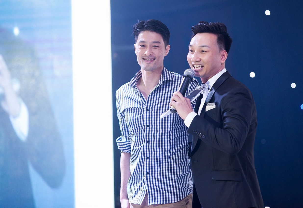 Thành Chung đảm nhiệm vai trò làm MC của chương trình, còn ngôi sao phim hành động Việt Nam Jonny Trí Nguyễn làm đại sứ của chương trình.