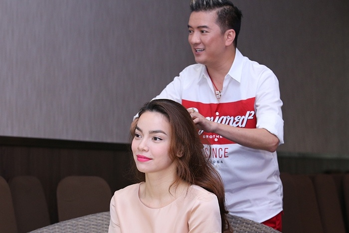 Mr. Dam tro tai lam dep cho Ho Ngoc Ha hinh anh