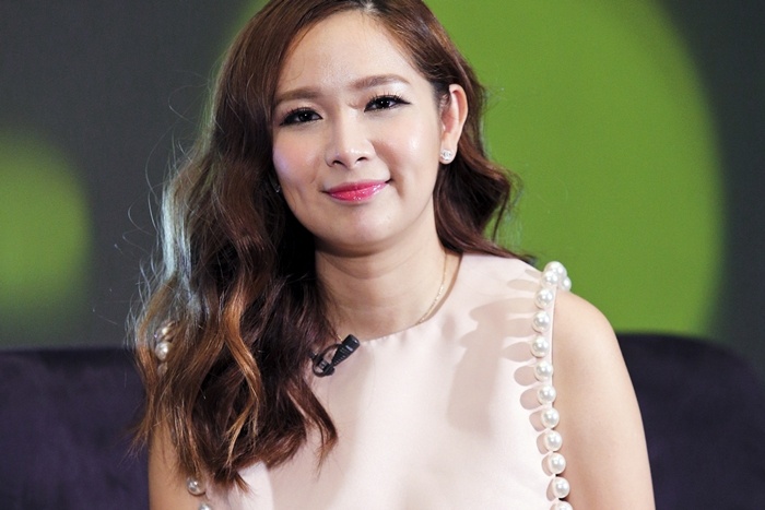 Duy Uyen (Mat Ngoc) ngay cang man ma khi lam me hinh anh