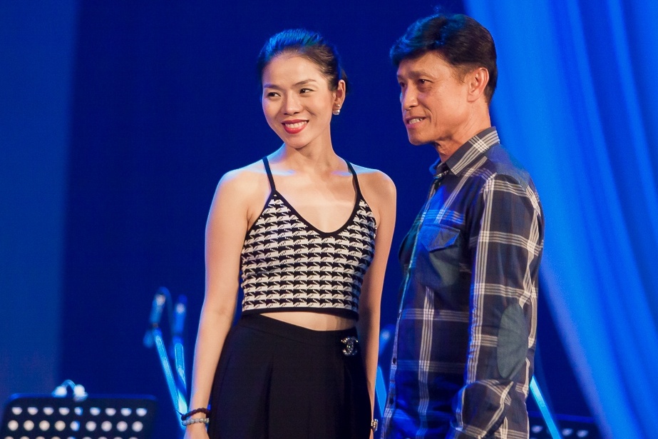 Danh ca Tuan Ngoc - Le Quyen tap luyen cho live show hinh anh