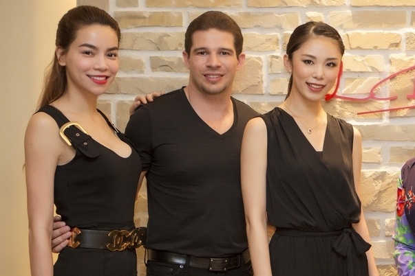 Ho Ngoc Ha an toi cung Hoa hau Hoan vu Riyo Mori hinh anh