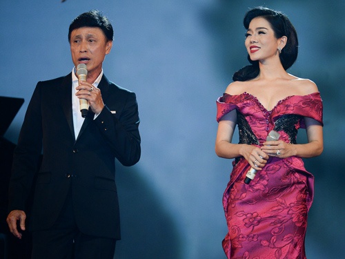 Le Quyen thay 7 bo vay trong live show nhac si Vu Thanh An hinh anh