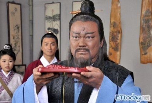 Dien vien 'Bao Thanh Thien' sau 22 nam len song gio ra sao? hinh anh