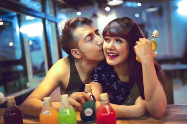 Ba xa Only C sinh con trai dau long nang 3,5 kg hinh anh