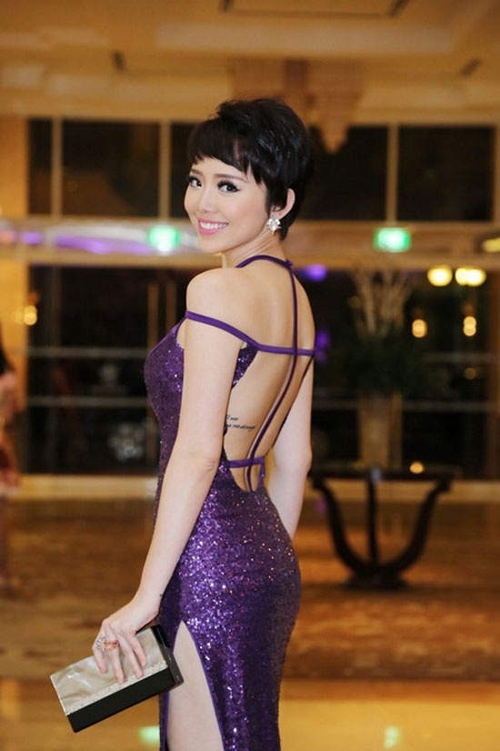 Những đường dây đan đẹp mắt mang đến cho Tóc Tiên vẻ cuốn hút