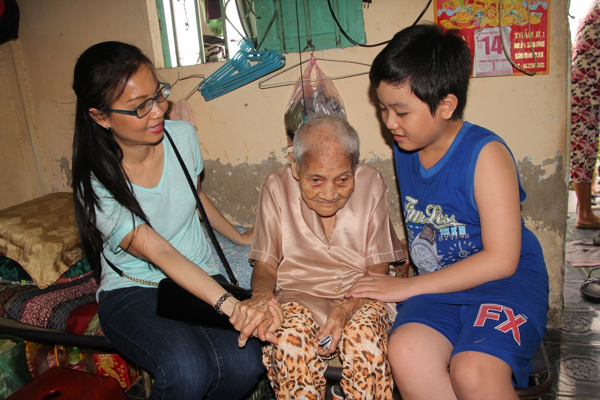 Tai tu The Voice Kids va gia dinh 4 the he o phong tro 12 m2 hinh anh