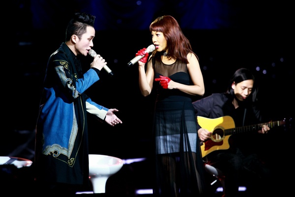 Hà Trần song ca cùng Tùng Dương.