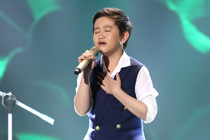 Tai tu nhi The Thanh duoc khen hat chuan nhu dia hinh anh