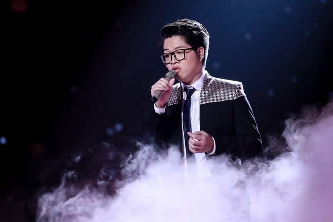 ức Phúc đặt nhiều cảm xúc trong ca khúc nổi tiếng của cố nhạc sĩ Trịnh Công Sơn - Huyền thoại mẹ. Thu Phương nhắm mắt lắng nghe màn trình diễn và nhận xét đây là tiết mục rất hay. Mr. Đàm cho biết, anh chưa nghe giọng nam nào hát ca khúc này hay và cảm xúc như thí sinh đội Mỹ Tâm.