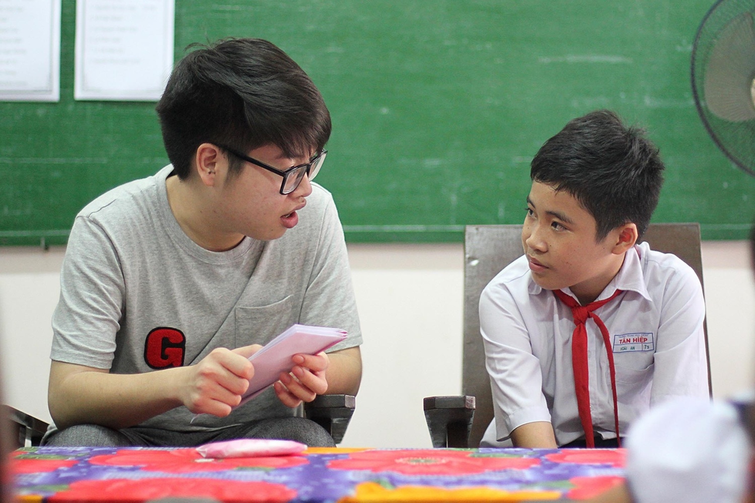 Duc Phuc trich tien thuong giup tre em ngheo hinh anh