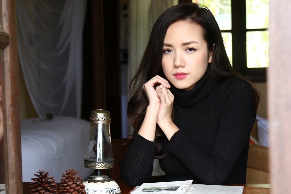 Music video Tội lỗi được thực hiện 2 ngày tại thành phố Đà Lạt. Trước đó, đạo diễn Uyên Thư và ê-kíp dành 2 ngày chọn những bối cảnh, địa điểm quay mới và phù hợp với nội dung. MV Tội lỗi ra mắt vào cuối tháng.