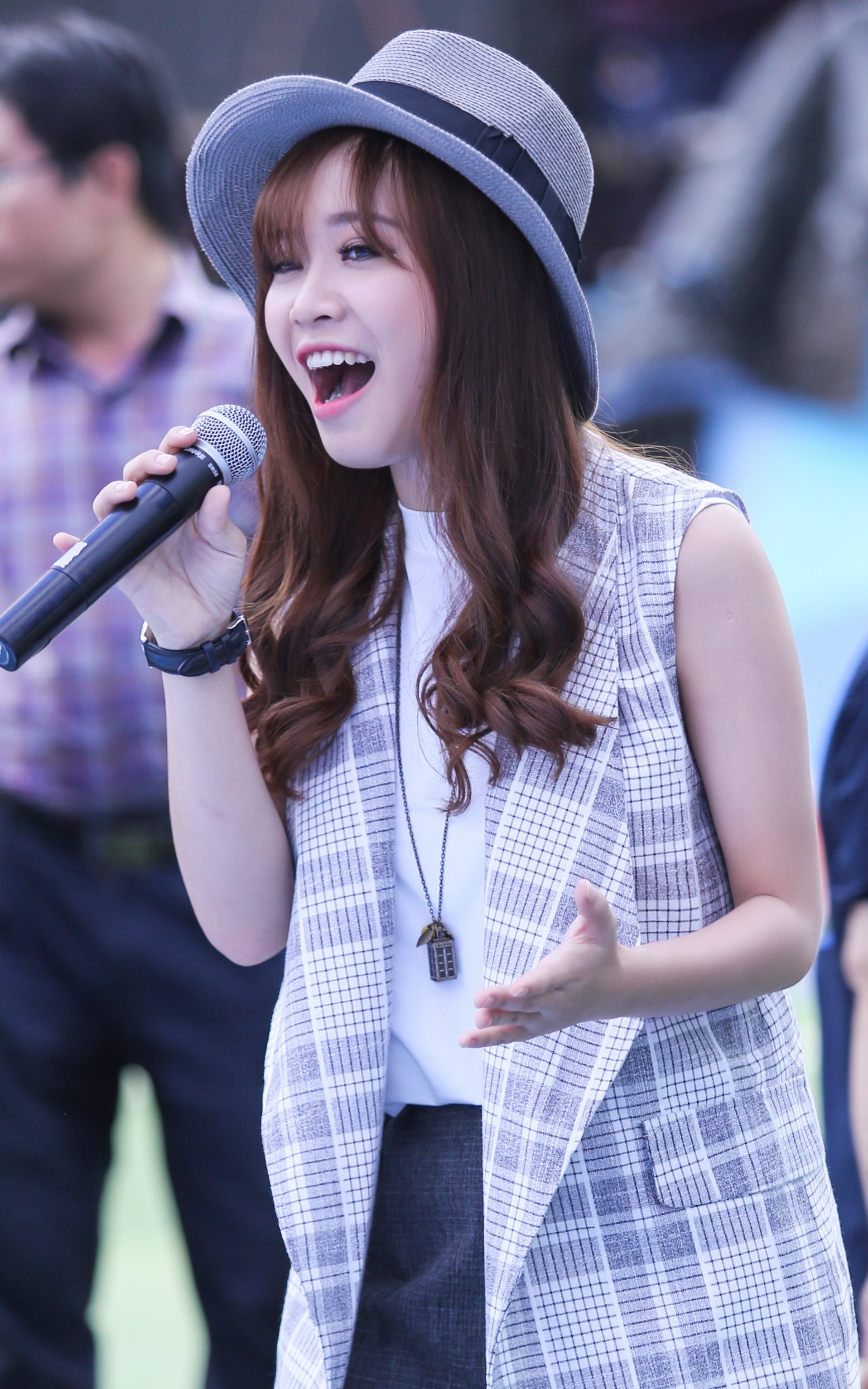 Nhập mô tả cho d