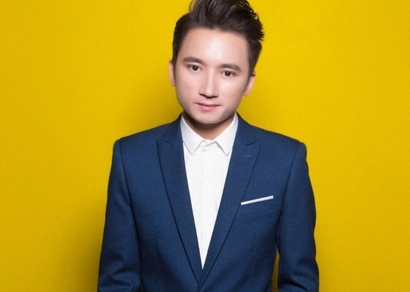 Tac gia hit 'Vo nguoi ta' di hat kiem tien nuoi gia dinh hinh anh