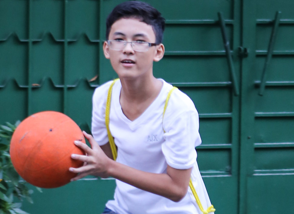 Thieu 'Hoa vang tren co xanh' tung so ve ngoai cua Victor Vu hinh anh